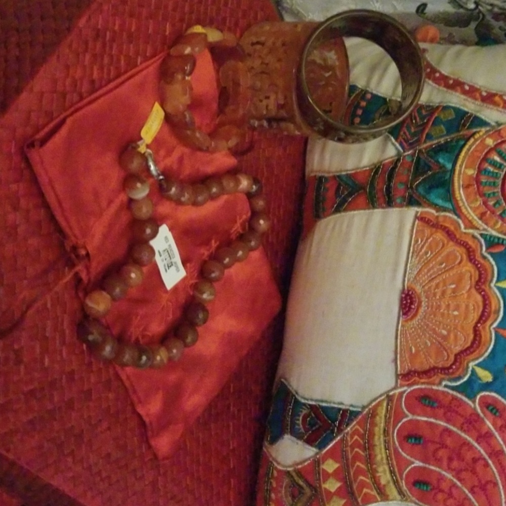 Jewelry set with two bangles